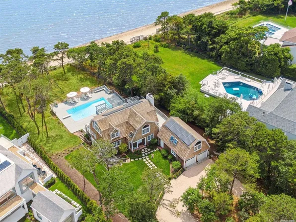 18 Sandringham Lane, Southampton, NY 11968