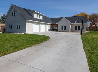 1949 Rosewood Ln SE, Alexandria, MN 56308