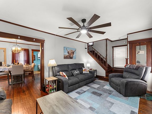 5th image of 205 Harvard Ave