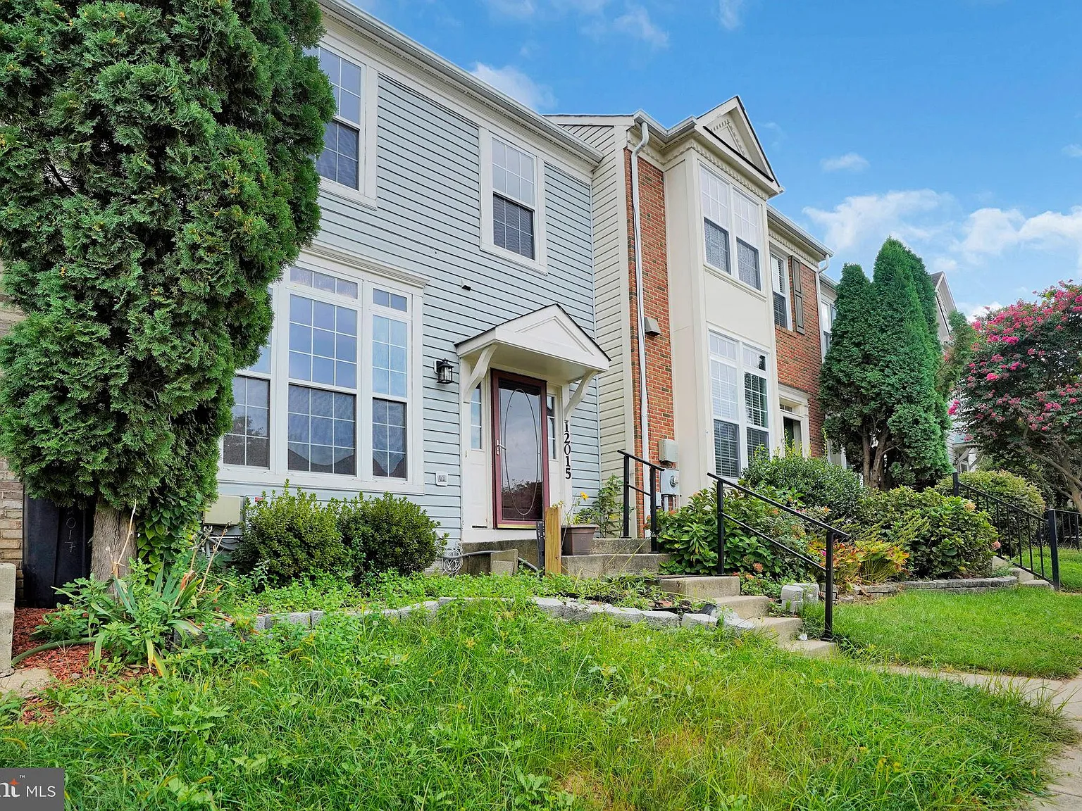 3 bed, 3.5 bath, 2106 sqft, $2,800 — Photo 3