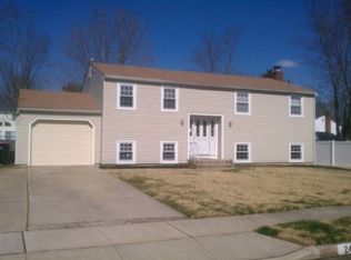 24 Adams Dr, Laurel Springs, NJ 08021