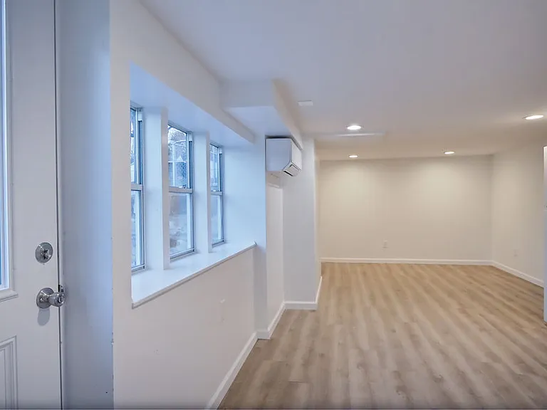 Kitchen to living room