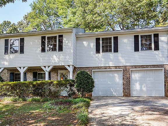 5th image of 3866 Lake Dr SE