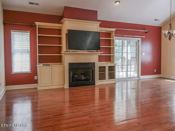 4th image of 1017 Crestway Dr