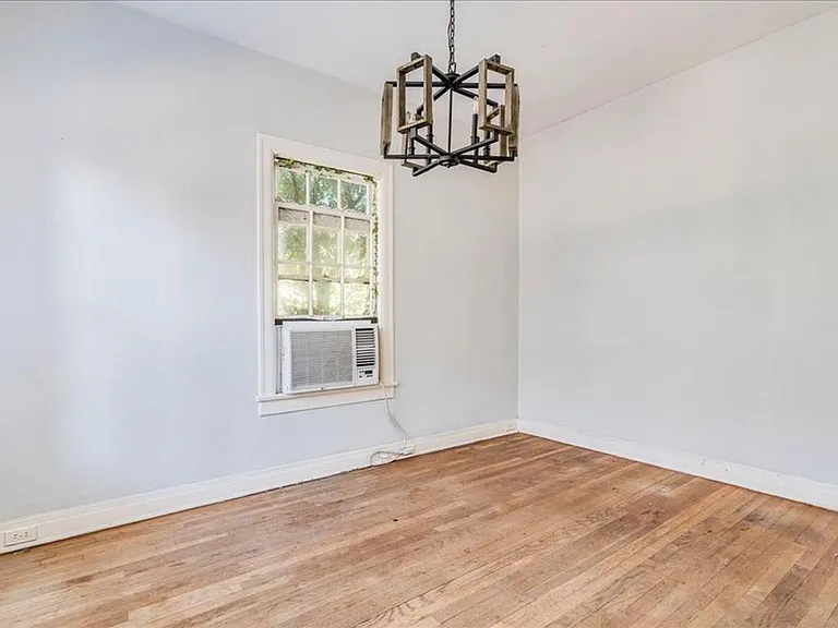 1916 Robbins Pl — Photo 6