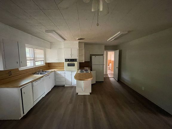 5th image of 3848 N 10th St