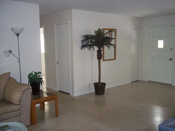 5th image of 250 Park Ave