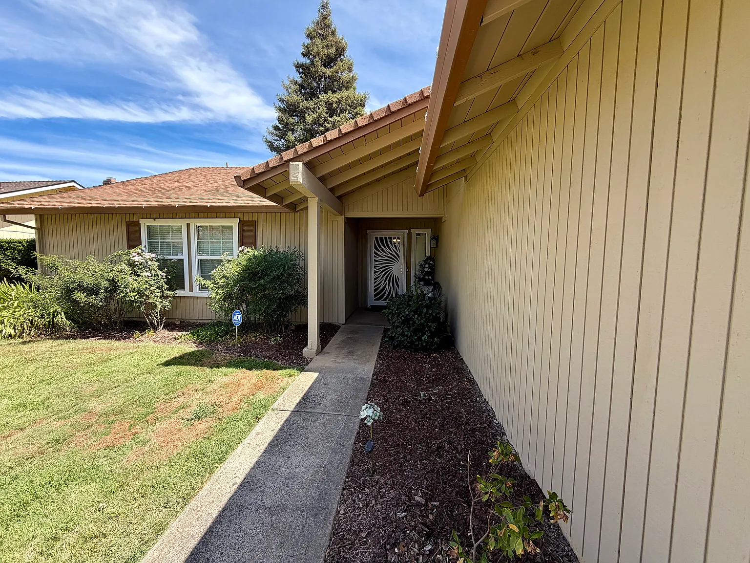 3 bed, 1690 sqft, $3,500 — Photo 4
