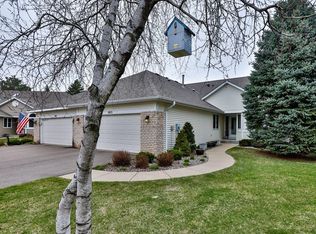 7023 Oak Pointe Curv, Bloomington, MN 55438