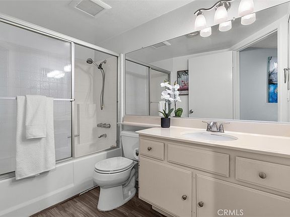 5th image of 6604 Clybourn Ave Unit 29