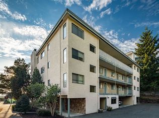 12) 7000 Roosevelt, Seattle, WA 98115