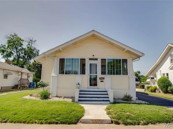 840 E Ferguson Ave, Wood River, IL 62095