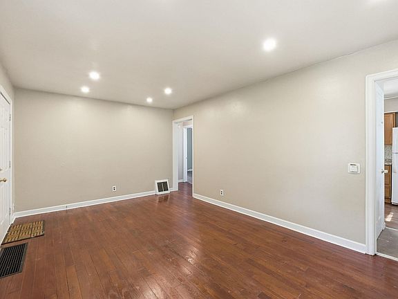 4th image of 3405 Holton Ave