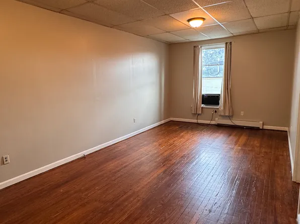 135 N Hanover St APT 7, Carlisle, PA 17013