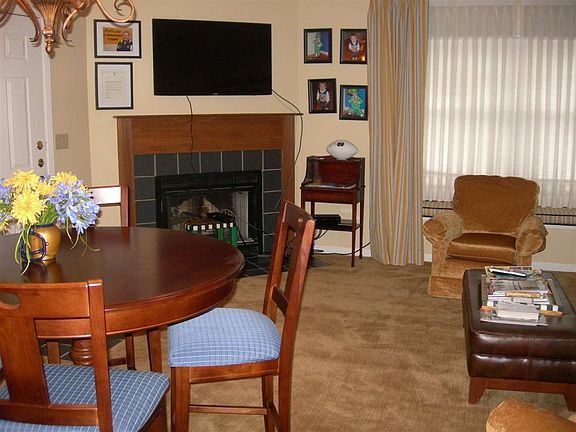 3rd image of 1504 N Oak Hill Dr Unit K-4