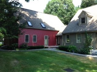 33 Balmoral Dr, Stratham, NH 03885