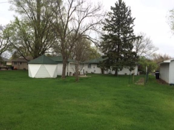 4th image of 11606 N Heights Dr NW