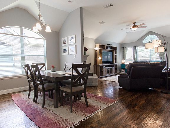5th image of 2833 Dunbar Dr