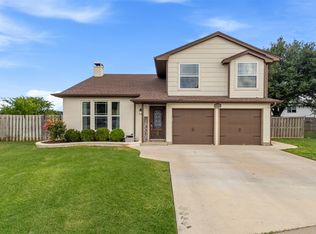 8800 Crestbrook Dr, Fort Worth, TX 76179