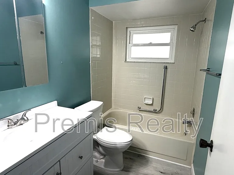 2309 Malcolm Dr — Photo 7