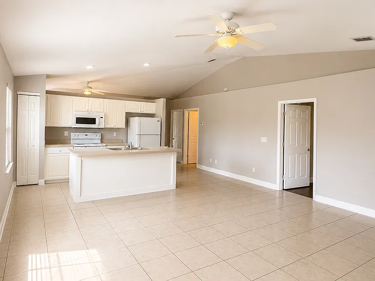 111 Homer Ave S — Photo 11