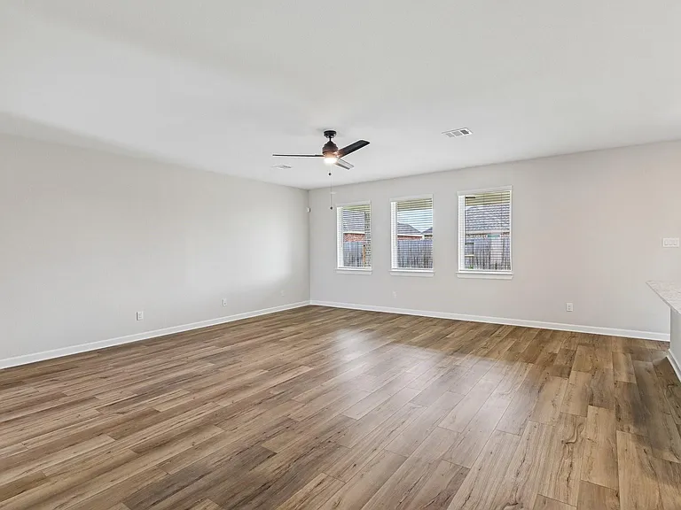 3202 Bolt Rope Dr — Photo 3