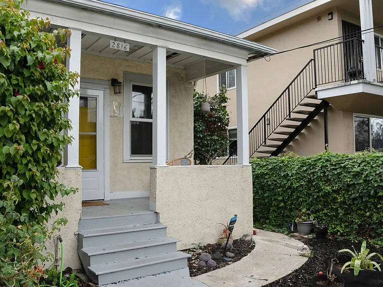 2816 Viola St — Photo 3