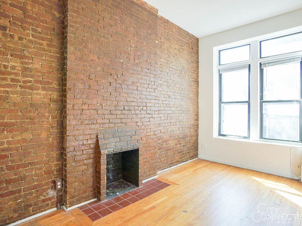 1st image of 17 Stuyvesant St Frnt A