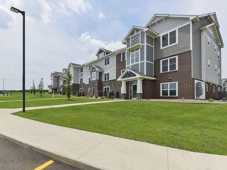 Dodson Pointe Apartment Homes — Photo 63