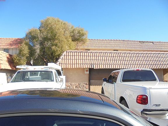 3rd image of 4420 Campus Cir