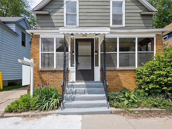 5th image of 315 Robey Pl SE