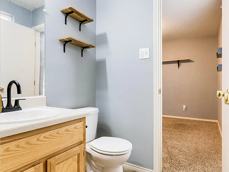 1221 Elmo Ln — Photo 25