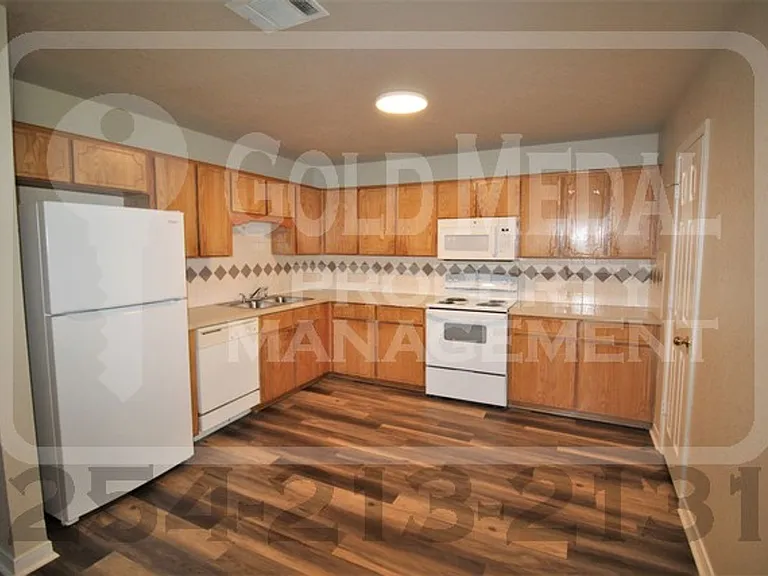1520 Shoshoni Trl — Photo 6