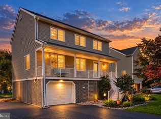 121 Mariners Point Dr, Middle River, MD 21220