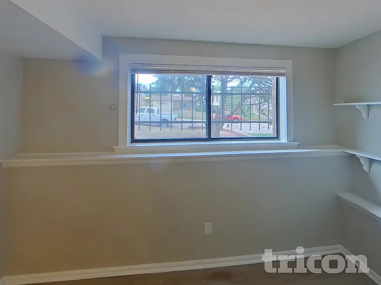 5518 Wilkerson Pass Dr — Photo 10