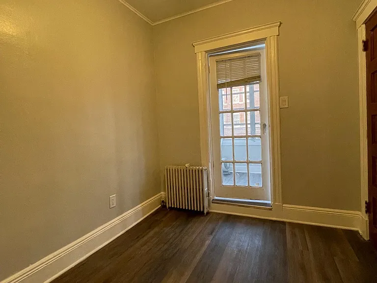 101 Romaine Ave — Photo 11