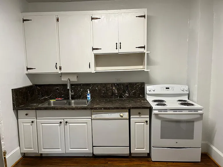 2406 Cypress St — Photo 4