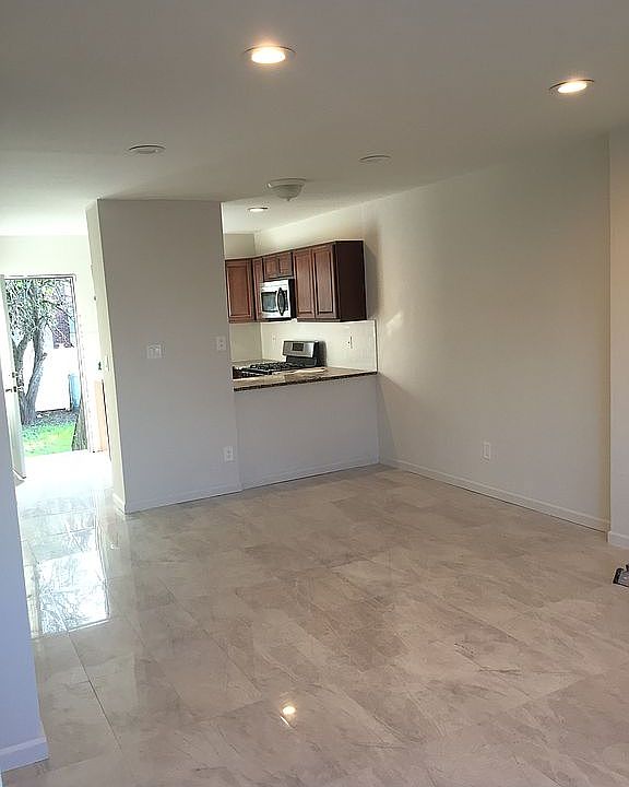 1st image of 14586 176th St