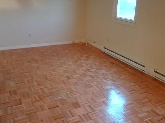 3rd image of 27 Elmwood Park