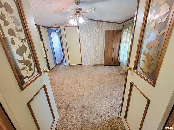3rd image of 235 W 8th St