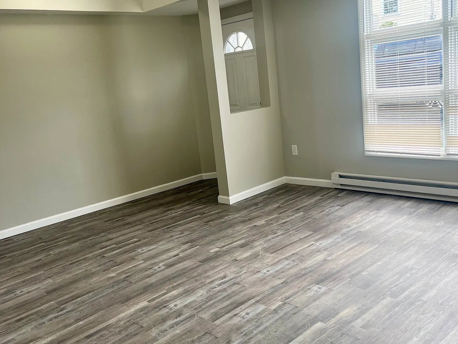1 bed, 1000 sqft, $995 — Photo 4