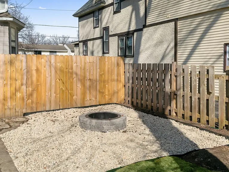 225 W Park Ave #1 — Photo 29