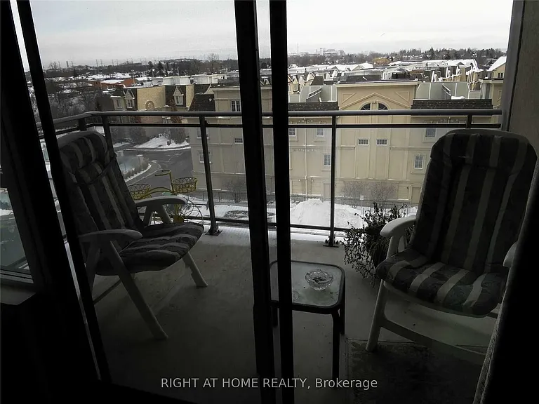1235 Bayly St #512 — Photo 8