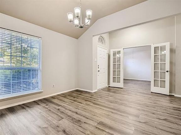 4th image of 1715 McGarry Ln