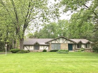 3725 Shadybrook Pl, Brookfield, WI 53005