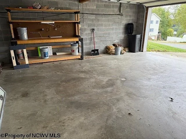 1392 Bennett Dr — Photo 23