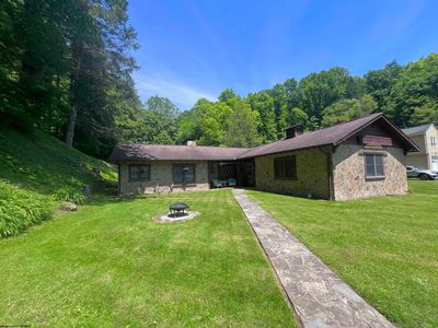 292 Lake Floyd Cir, Bristol, WV, 26426
