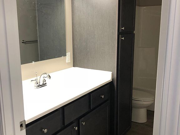 5th image of 101 E Finucane St