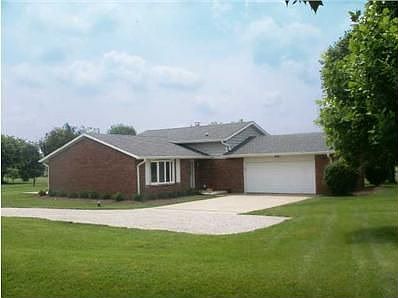 2nd image of 916 S Lakeview Dr