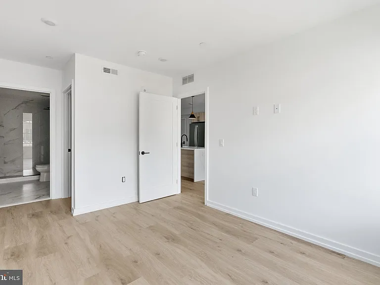 208 Vine St #2A — Photo 11